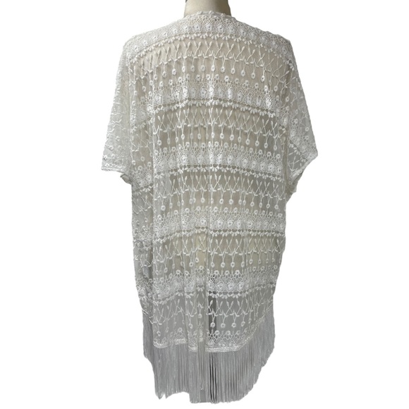 Fringe Kimono Wrap Cardigan White Knit Crochet Lace Gypsy Spell Boho Festival - Picture 5 of 13